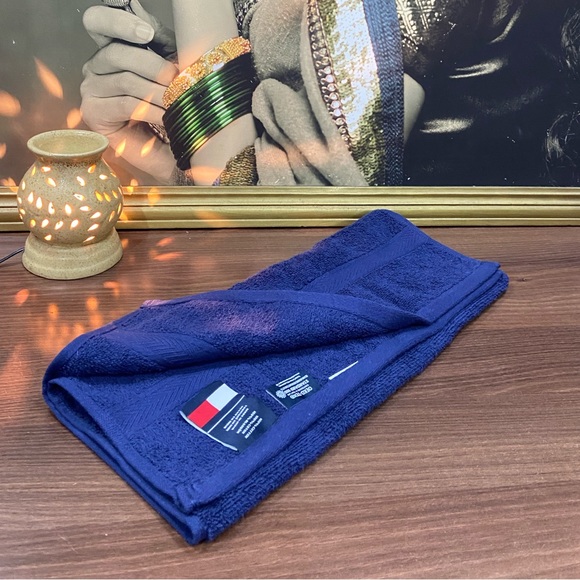 Tommy Hilfiger Face / Hand Towel - Picture 4 of 5